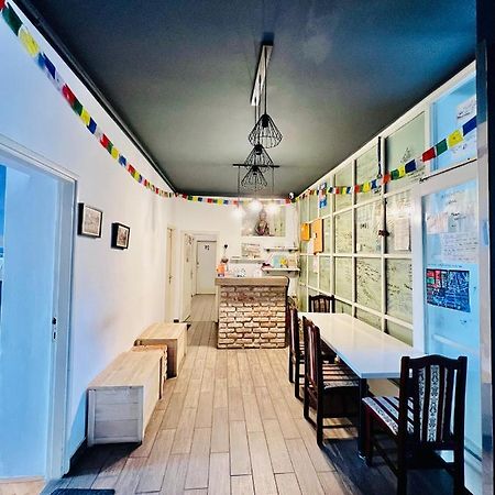 Bishnu Hostel Загреб Екстериор снимка