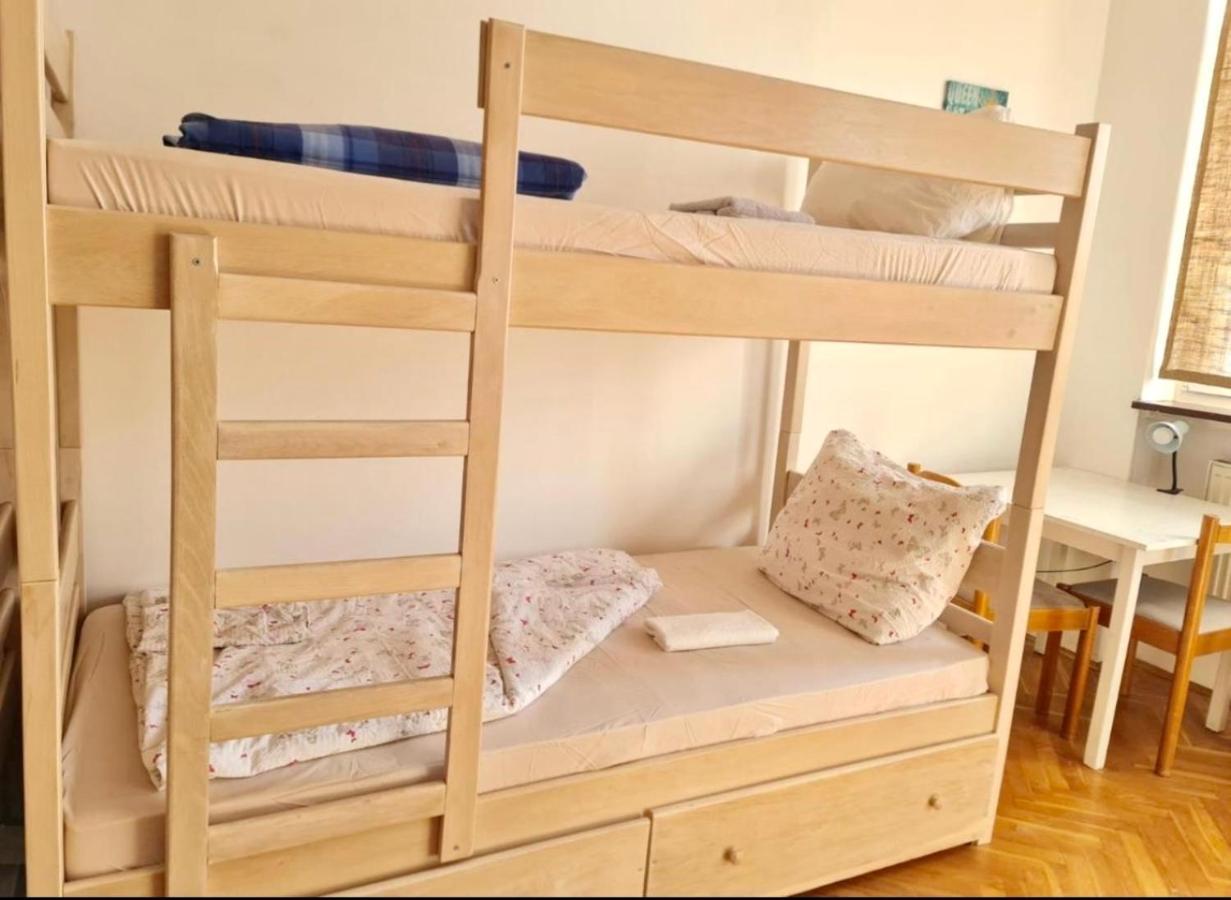 Bishnu Hostel Загреб Екстериор снимка