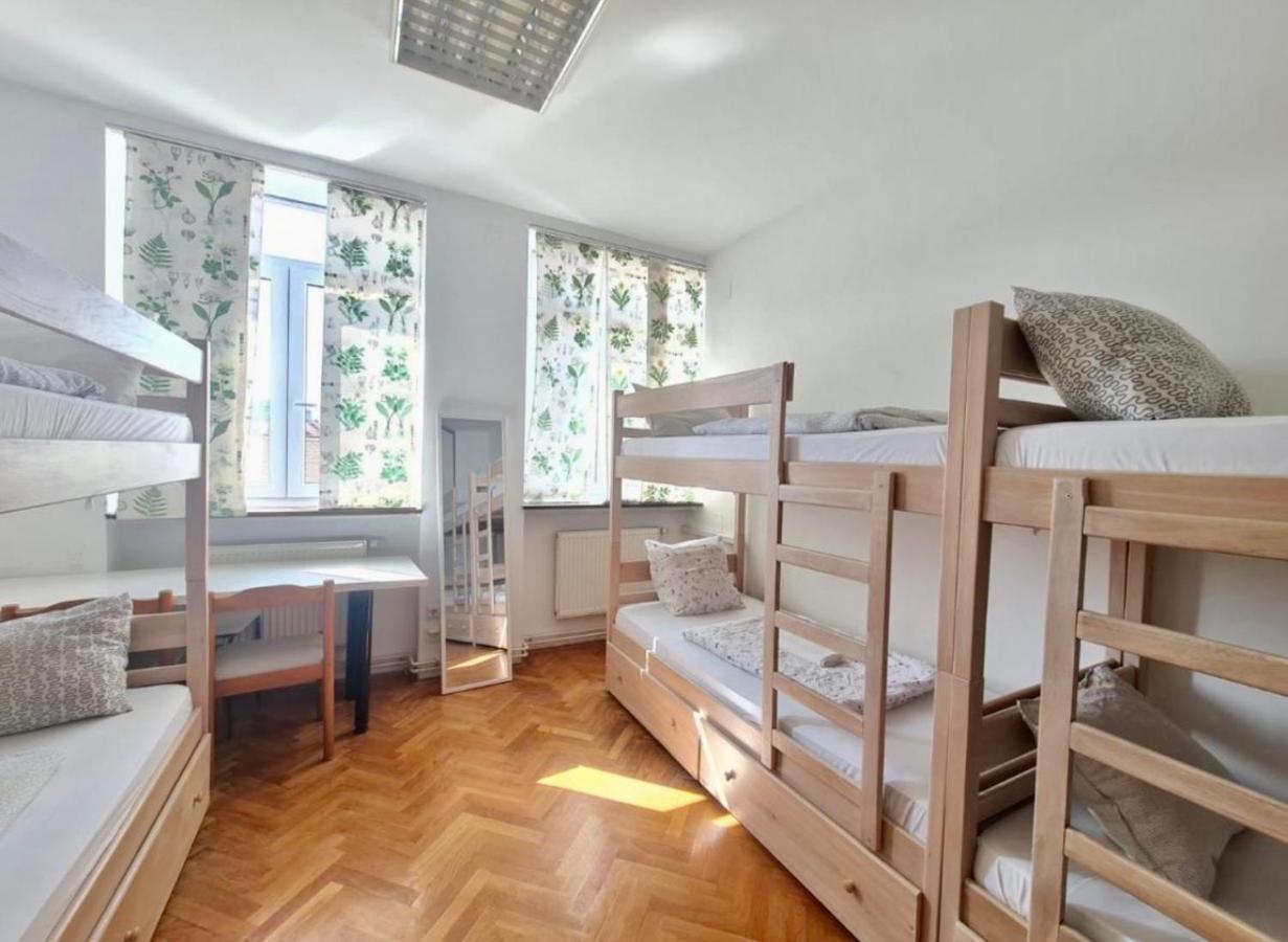 Bishnu Hostel Загреб Екстериор снимка