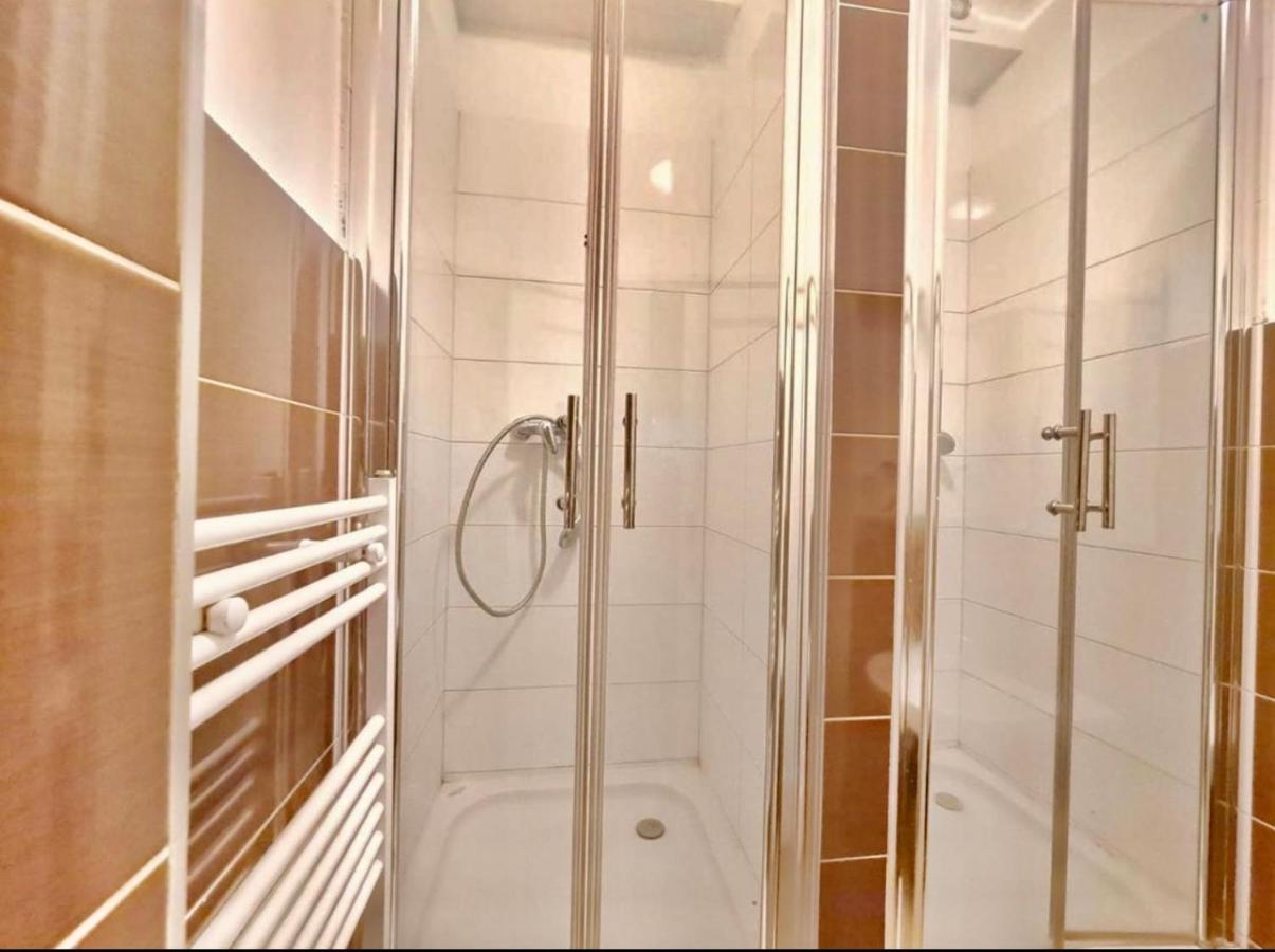 Bishnu Hostel Загреб Екстериор снимка