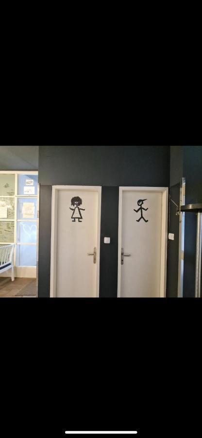 Bishnu Hostel Загреб Екстериор снимка
