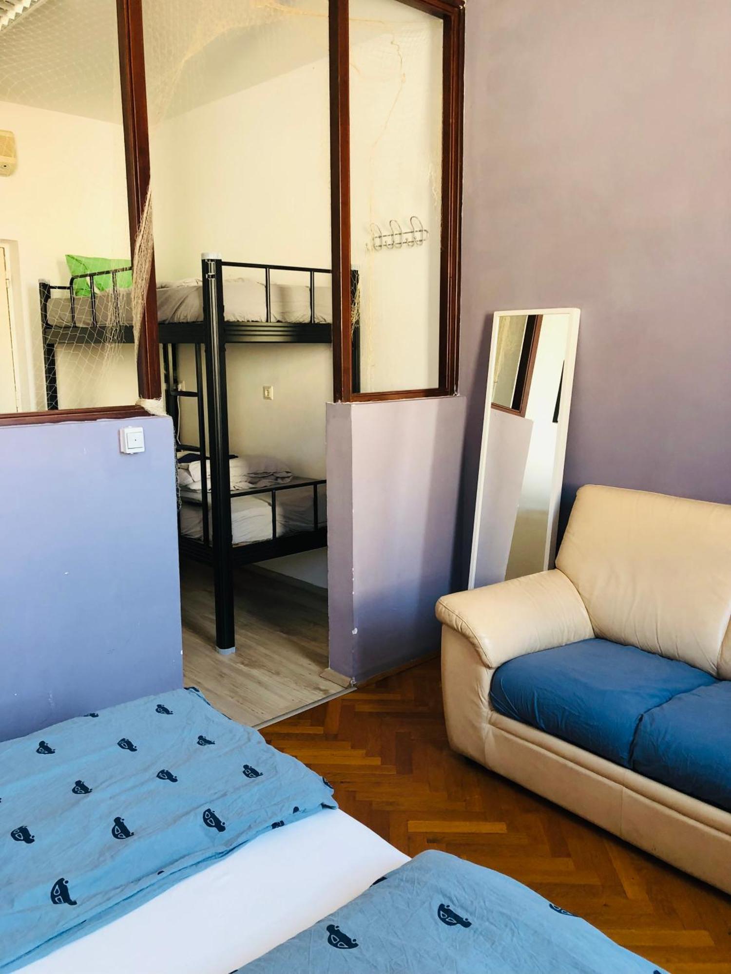 Bishnu Hostel Загреб Екстериор снимка